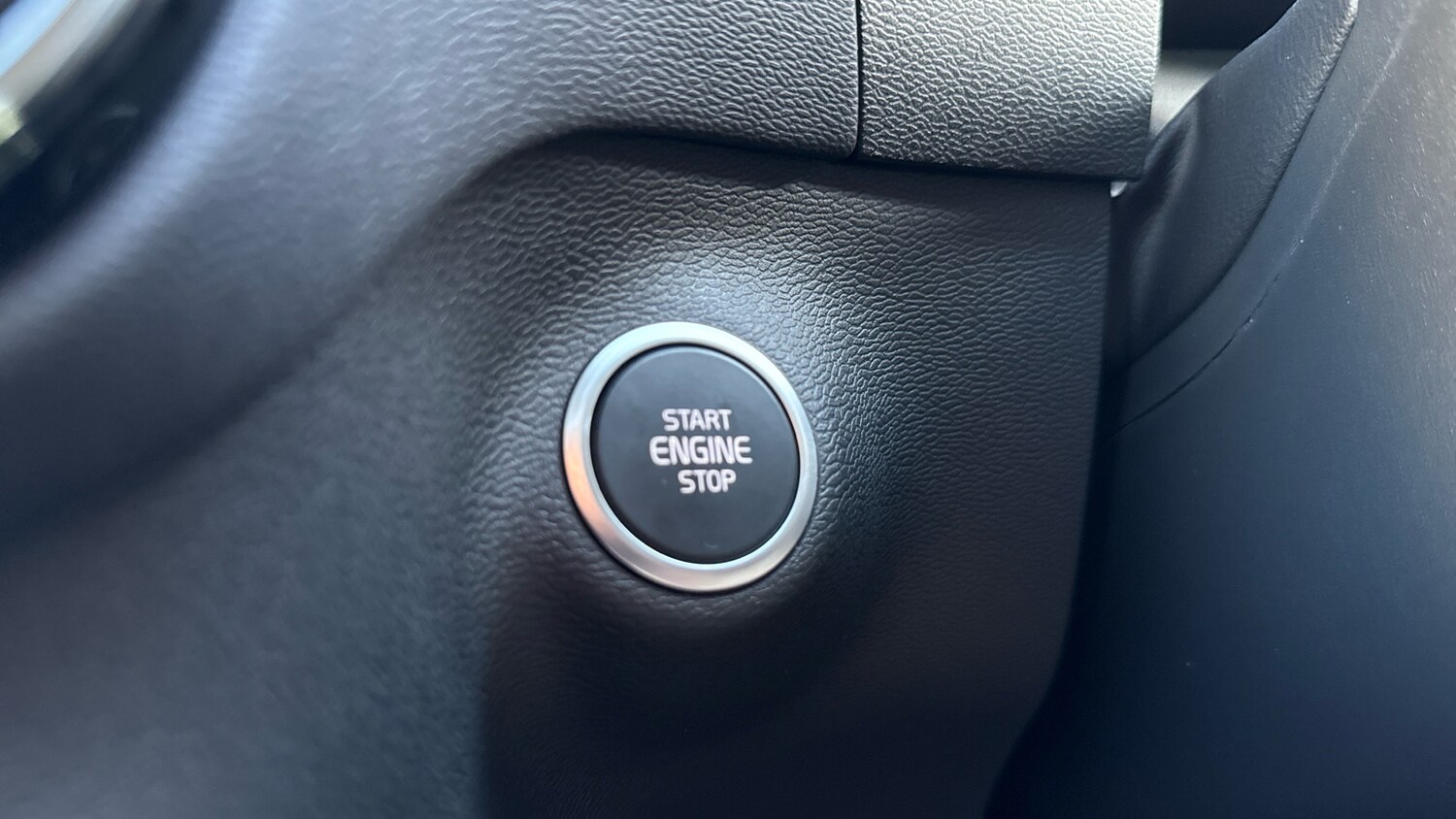 Used Volvo XC40 2025 for sale - 76653335: Photo 26