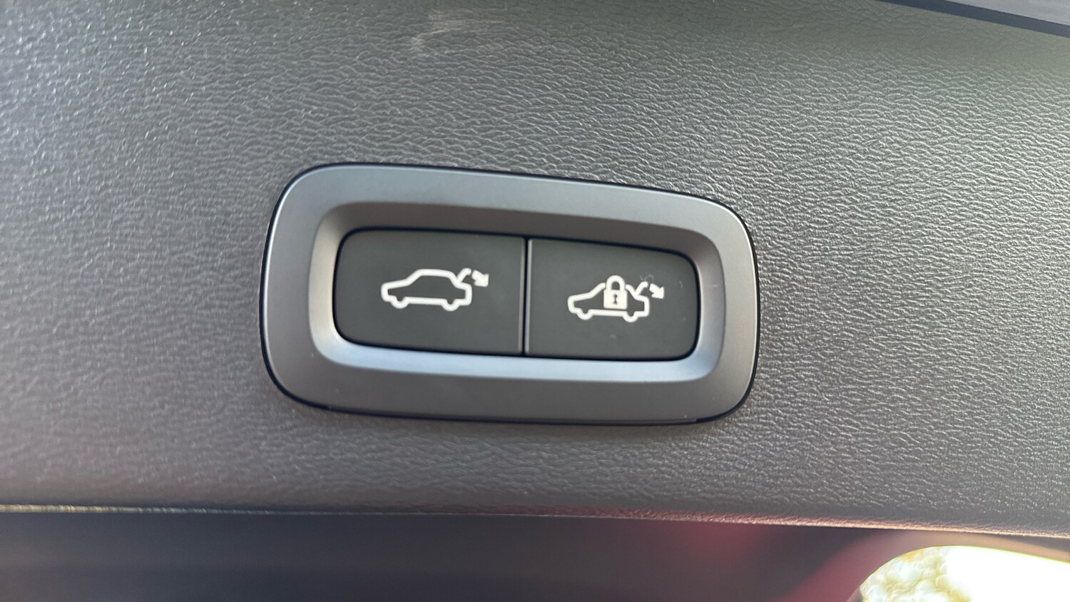 Used Volvo XC40 2025 for sale - 76653335: Photo 34