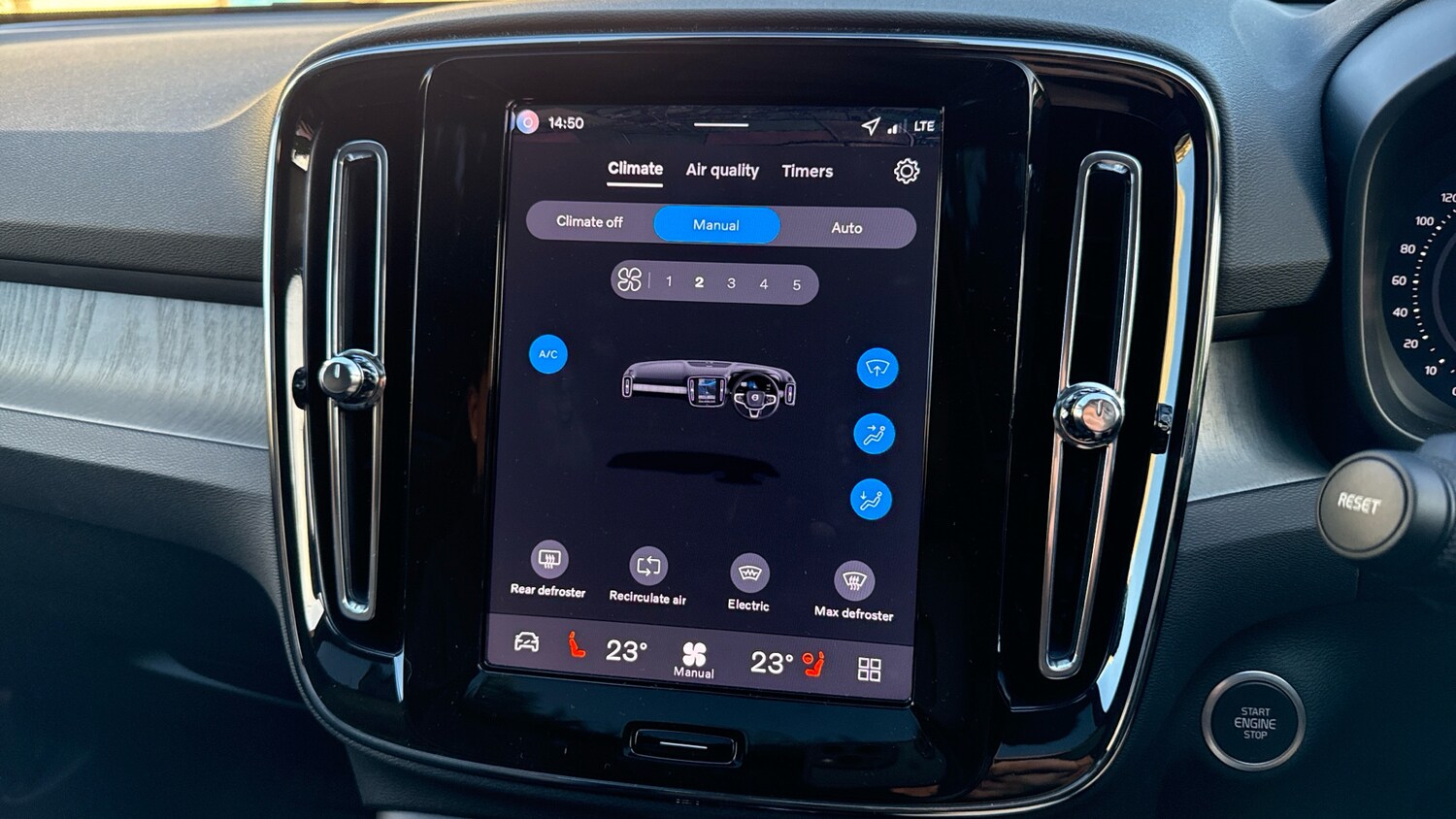 Used Volvo XC40 2025 for sale - 76653335: Photo 35