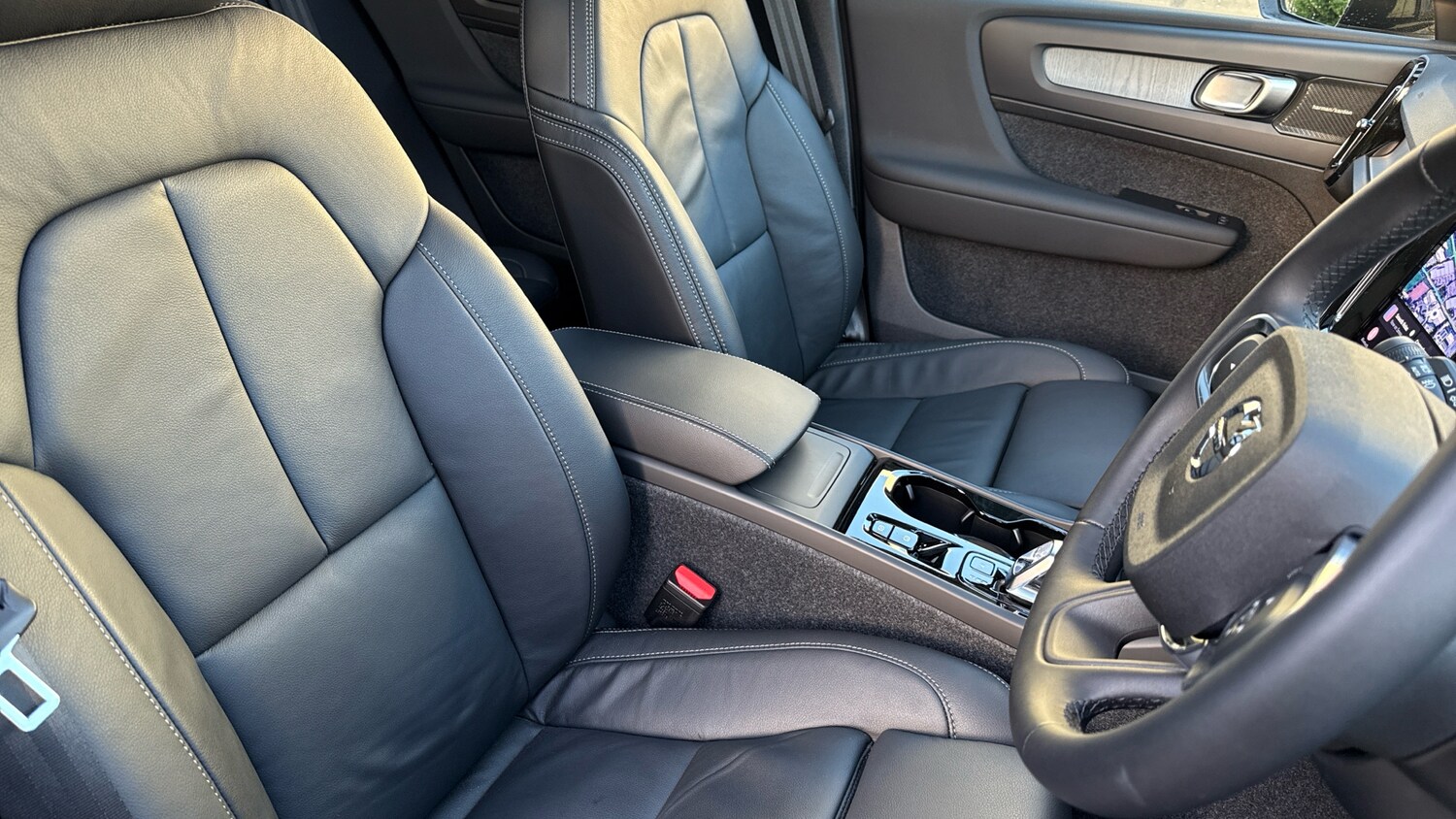 Used Volvo XC40 2025 for sale - 76653335: Photo 40