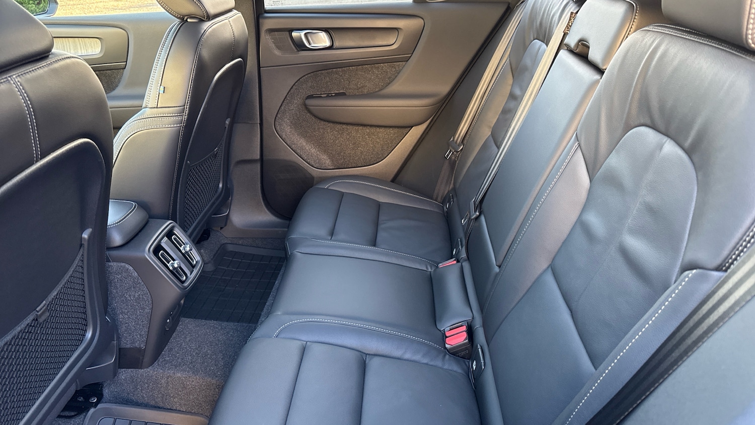 Used Volvo XC40 2025 for sale - 76653335: Photo 6