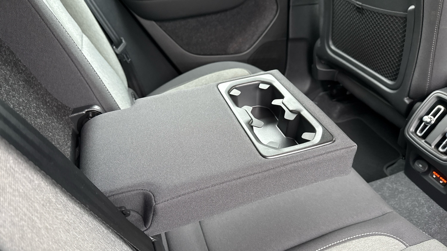 Used Volvo XC40 2024 for sale - 76722714: Photo 34