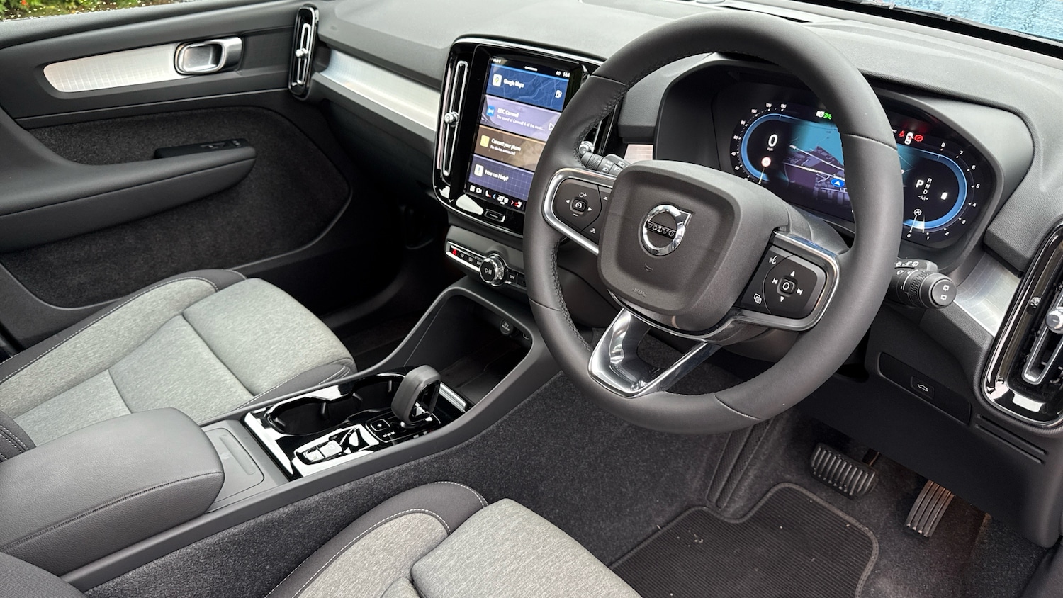 Used Volvo XC40 2024 for sale - 76722714: Photo 4