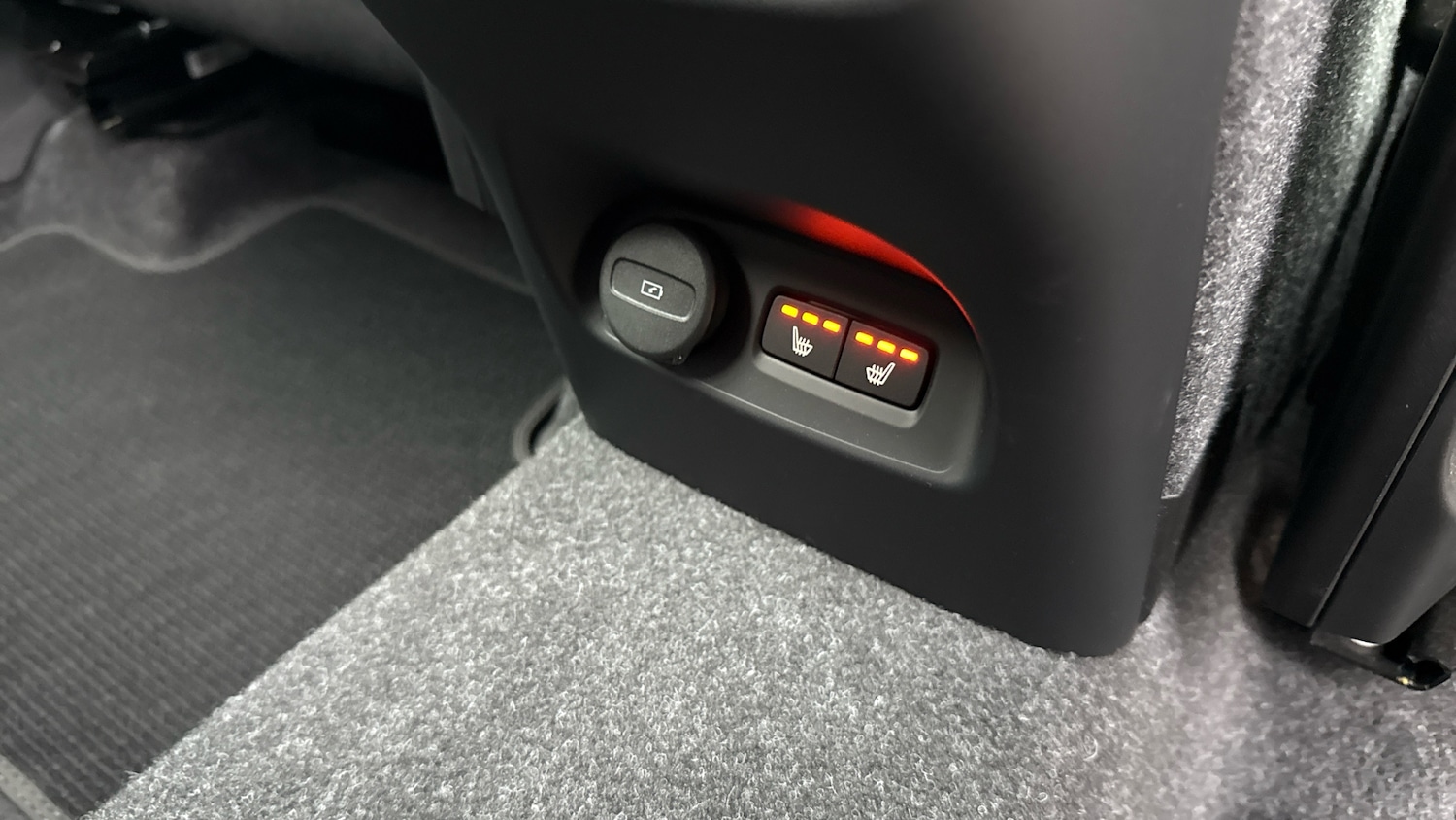 Used Volvo XC40 2024 for sale - 76722714: Photo 41