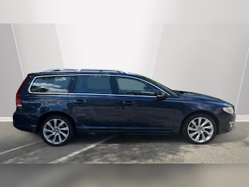 Used Volvo V70 2014 for sale - 78325253: Photo