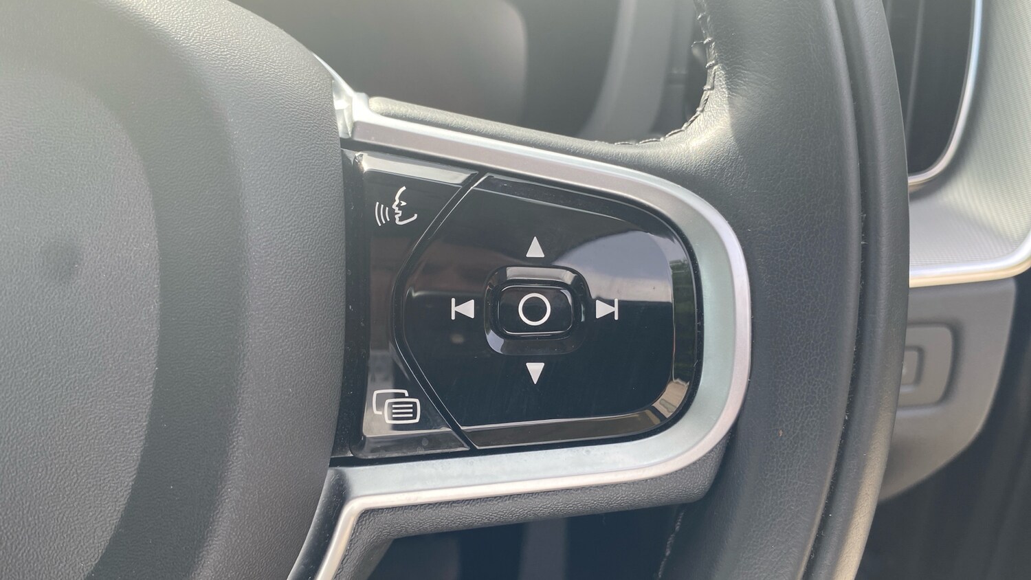 Used Volvo XC60 2018 for sale - 75931850: Photo 19