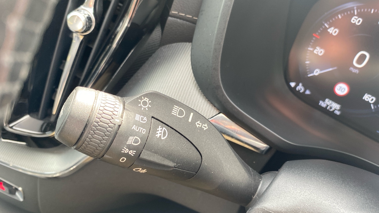 Used Volvo XC60 2018 for sale - 75931850: Photo 24