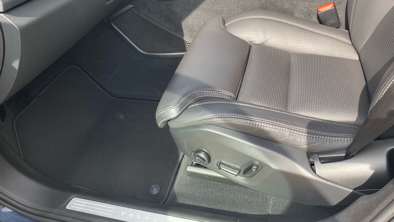 Used Volvo XC60 2018 for sale - 75931850: Photo 27