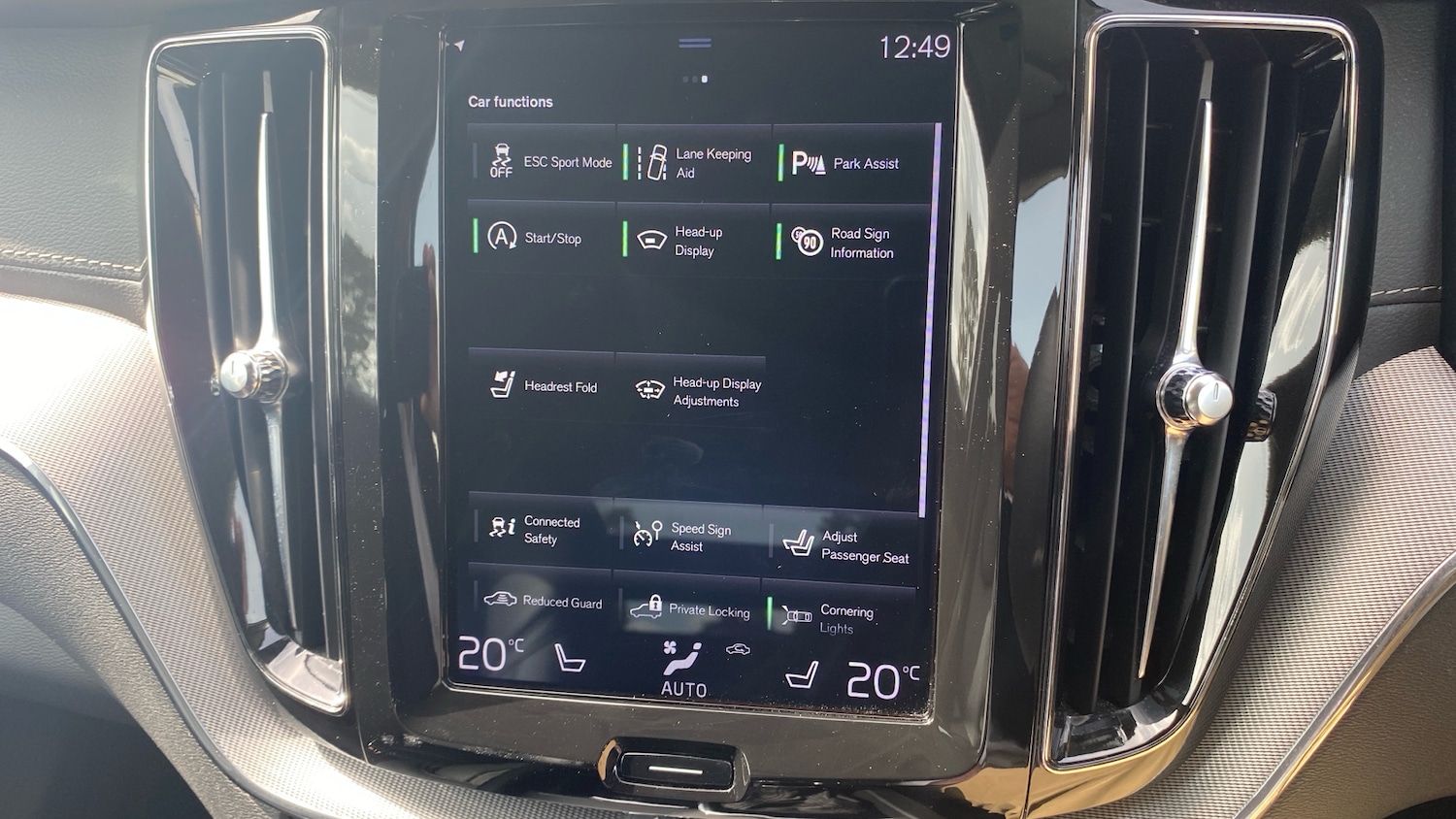 Used Volvo XC60 2018 for sale - 75931850: Photo 30