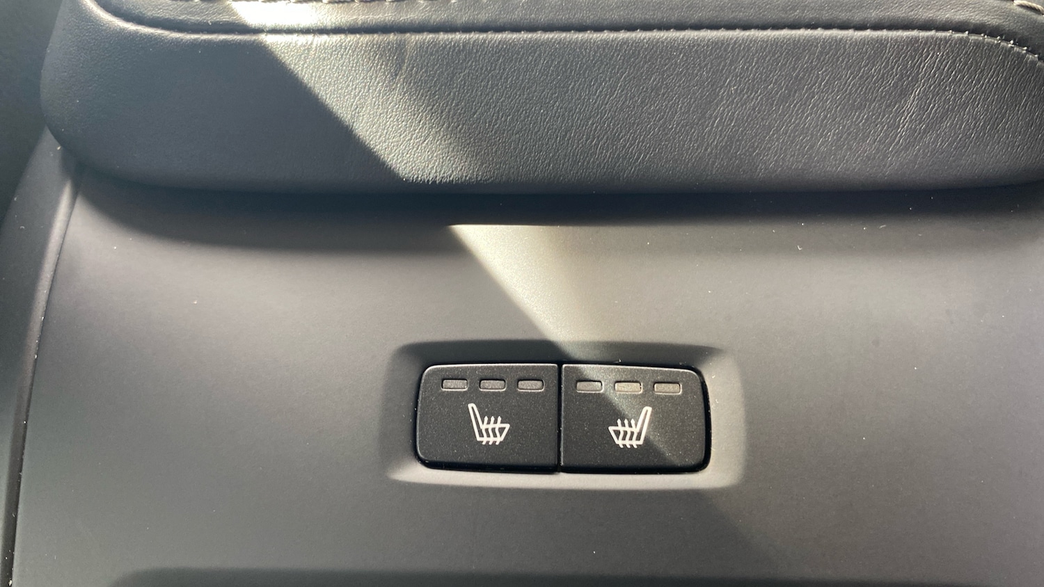 Used Volvo XC60 2018 for sale - 75931850: Photo 38