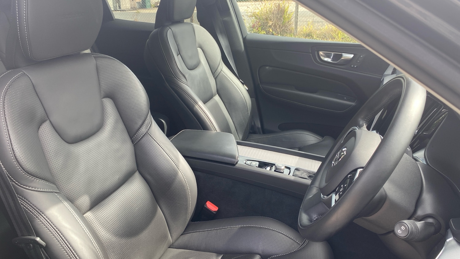 Used Volvo XC60 2018 for sale - 75931850: Photo 9