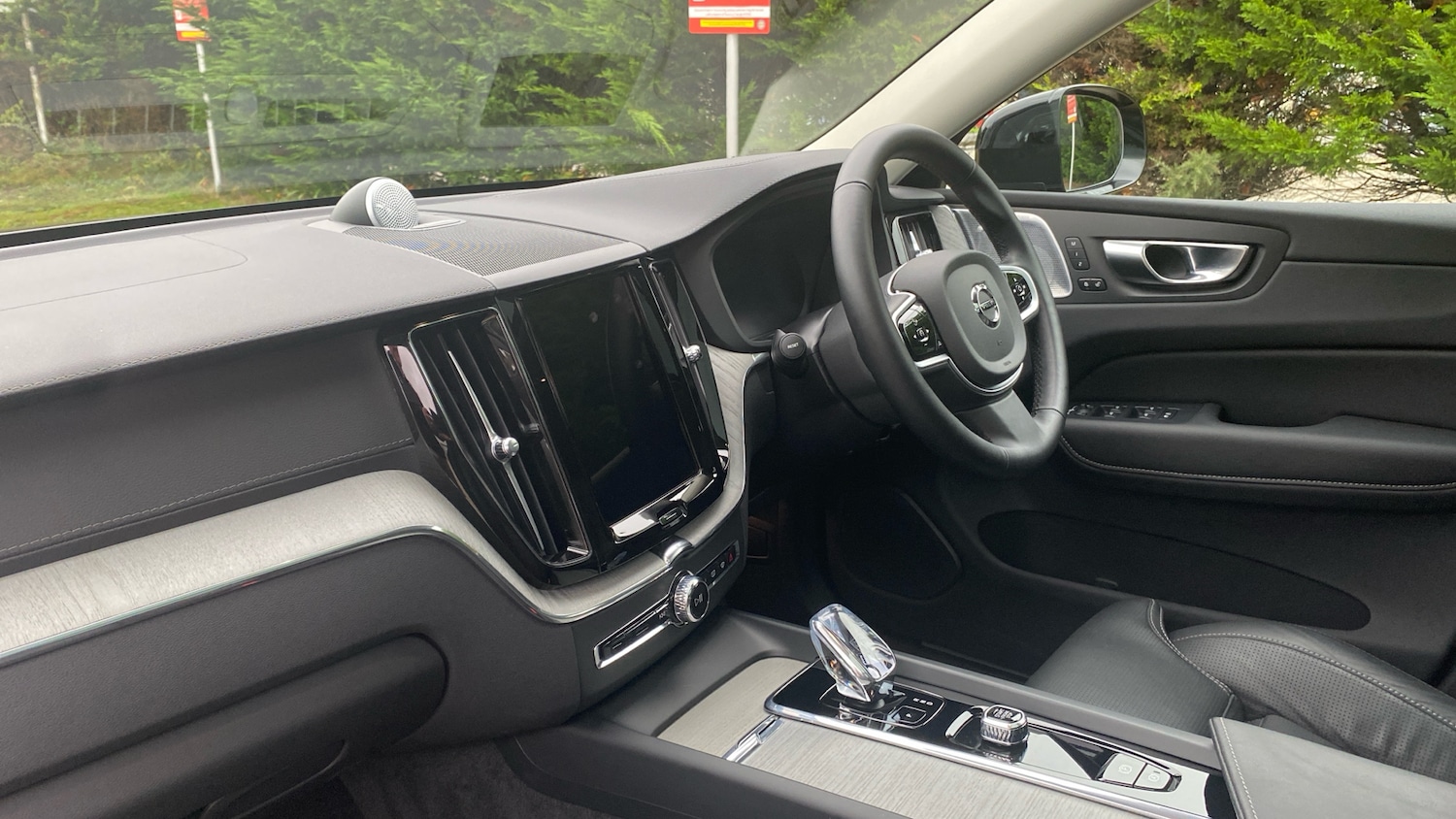 Used Volvo XC60 2025 for sale - 76653304: Photo 4