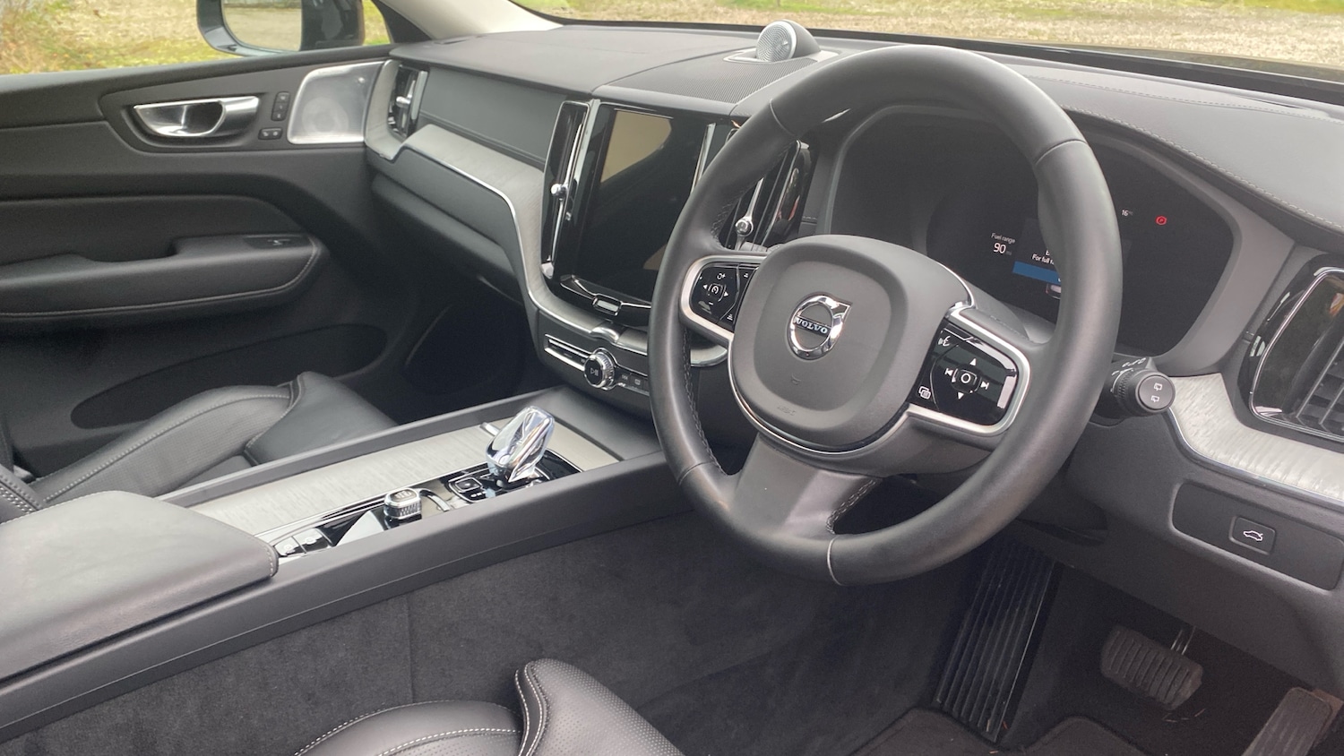 Used Volvo XC60 2025 for sale - 76653304: Photo 5