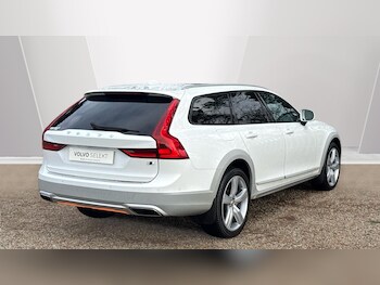 Used Volvo V90 2018 for sale - 77286149: Photo