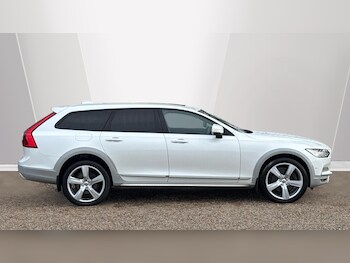 Used Volvo V90 2018 for sale - 77286149: Photo
