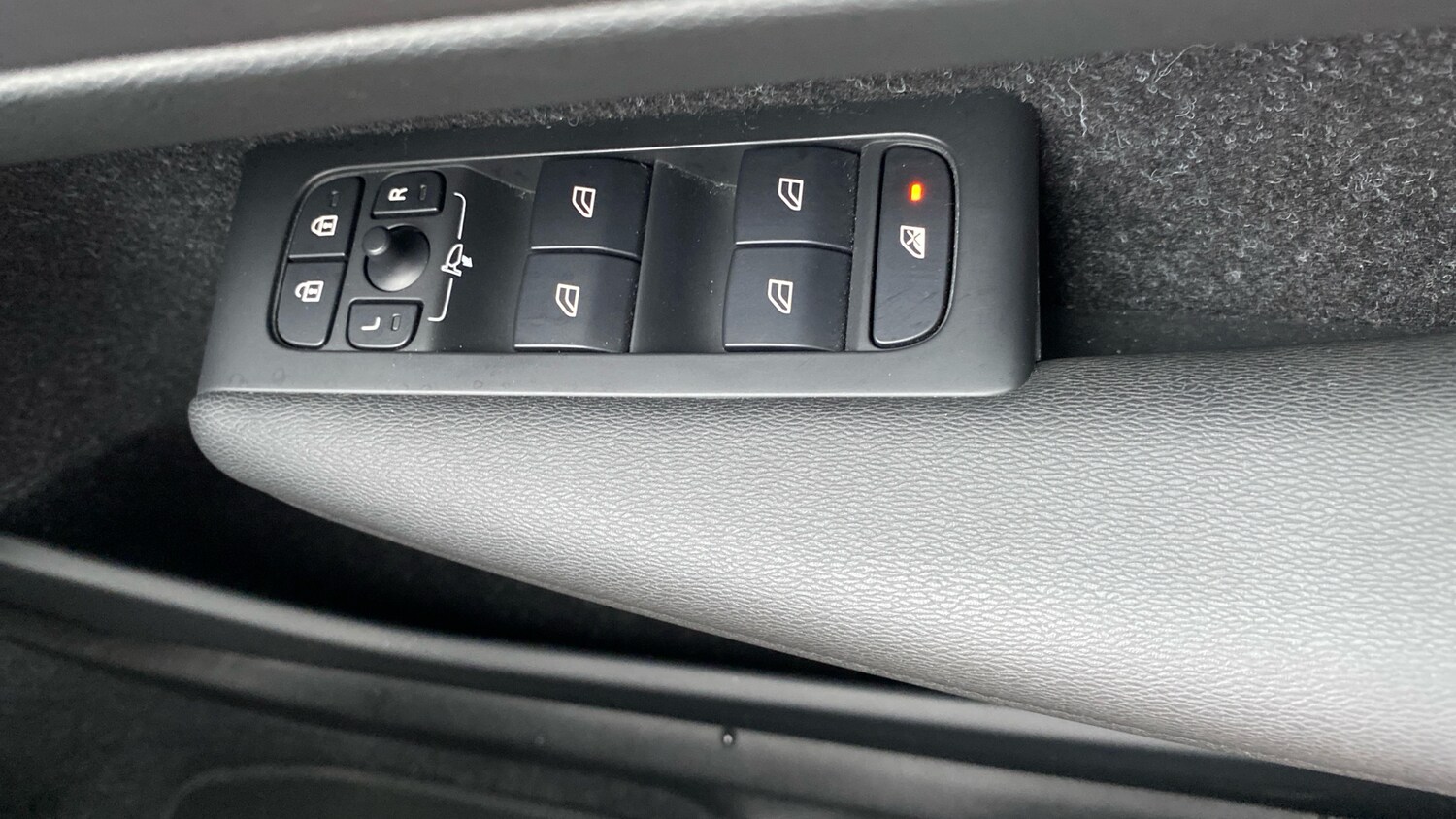 Used Volvo XC40 2019 for sale - 76026026: Photo 28