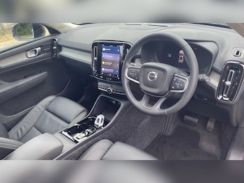 Used Volvo XC40 2024 for sale - 76653208: Photo