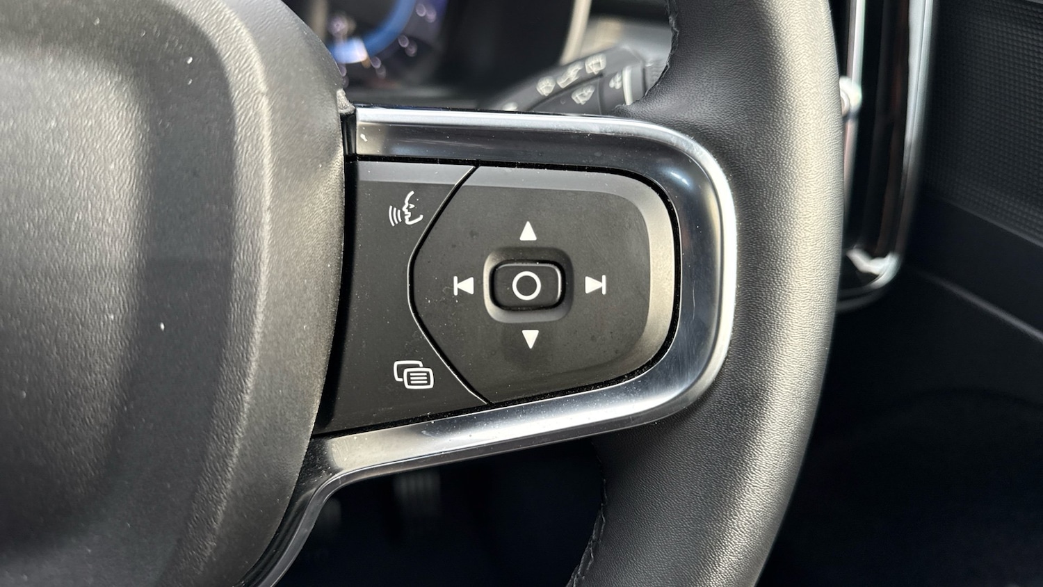 Used Volvo XC40 2023 for sale - 77026036: Photo 19