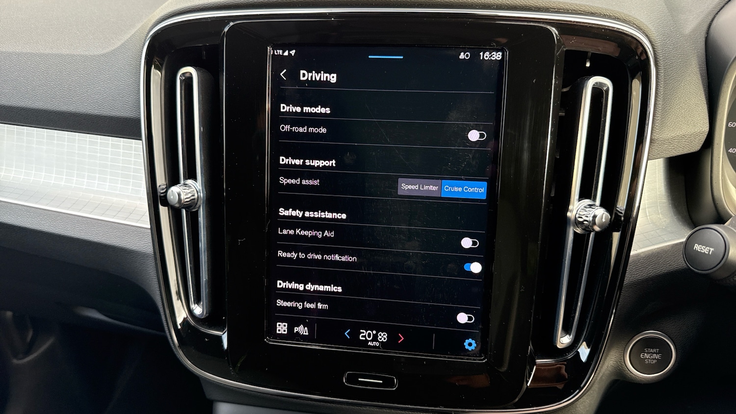 Used Volvo XC40 2023 for sale - 77026036: Photo 35