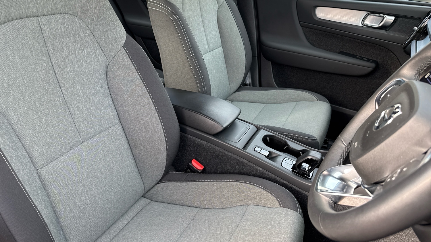 Used Volvo XC40 2023 for sale - 77026036: Photo 9