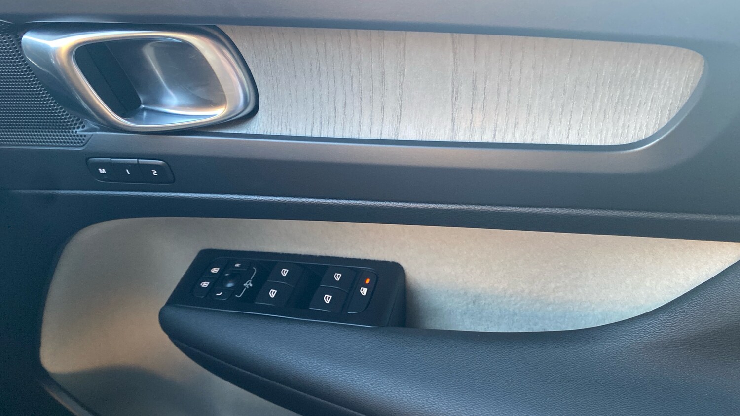 Used Volvo XC40 2021 for sale - 76653290: Photo 15