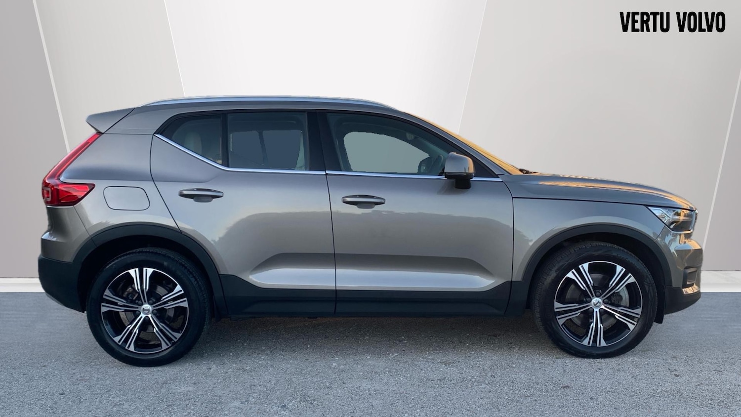 Used Volvo XC40 2021 for sale - 76653290: Photo 3