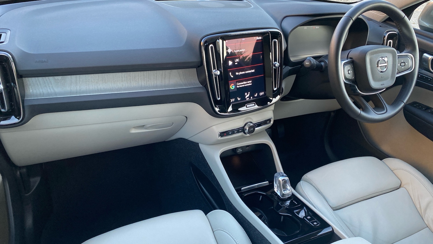 Used Volvo XC40 2021 for sale - 76653290: Photo 4