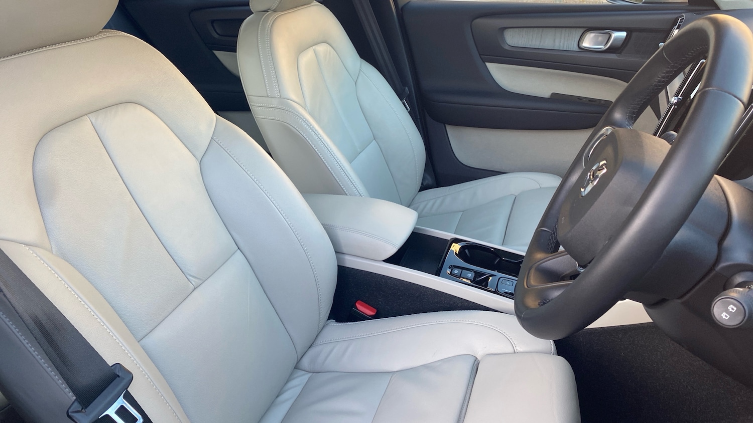 Used Volvo XC40 2021 for sale - 76653290: Photo 9