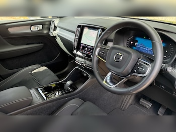 Used Volvo XC40 2025 for sale - 79365912: Photo