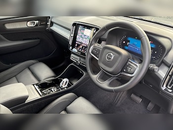 Used Volvo XC40 2025 for sale - 79053730: Photo