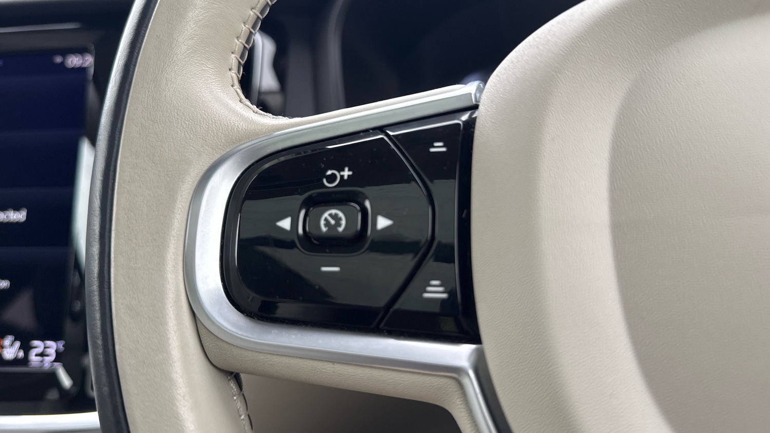 Used Volvo V60 2022 for sale - 77638731: Photo 21