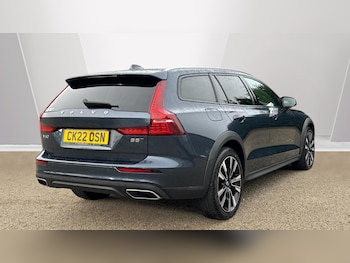 Used Volvo V60 2022 for sale - 77638731: Photo