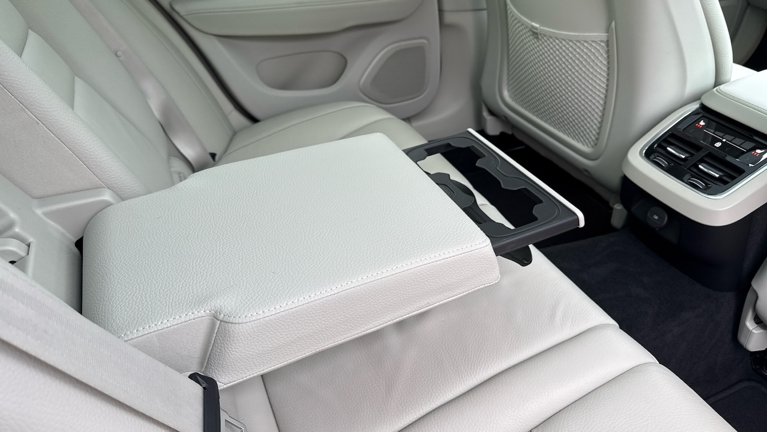 Used Volvo V60 2022 for sale - 77638731: Photo 34