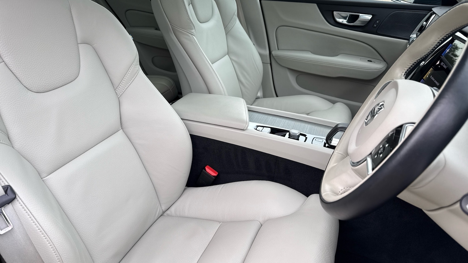 Used Volvo V60 2022 for sale - 77638731: Photo 36