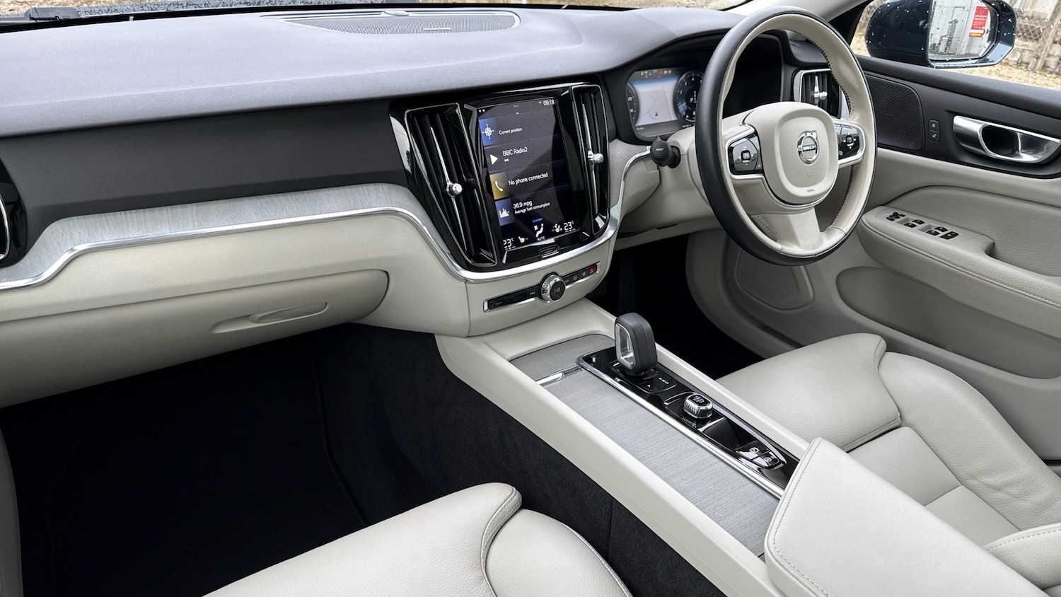 Used Volvo V60 2022 for sale - 77638731: Photo 38