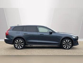 Used Volvo V60 2022 for sale - 77638731: Photo