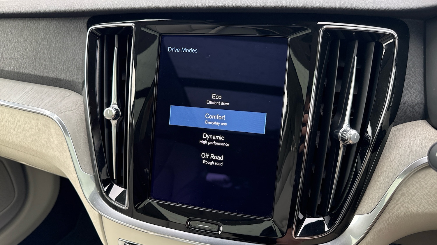 Used Volvo V60 2022 for sale - 77638731: Photo 44