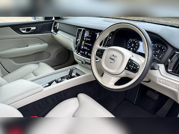 Used Volvo V60 2022 for sale - 77638731: Photo