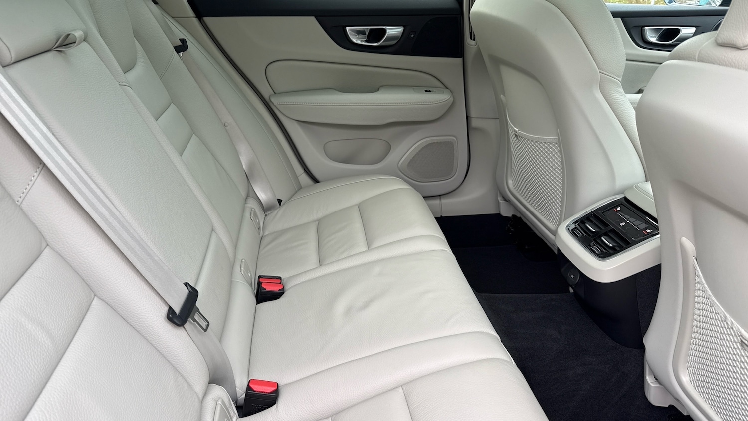 Used Volvo V60 2022 for sale - 77638731: Photo 6