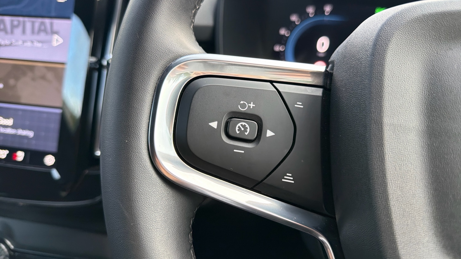 Used Volvo XC40 2023 for sale - 76653223: Photo 21