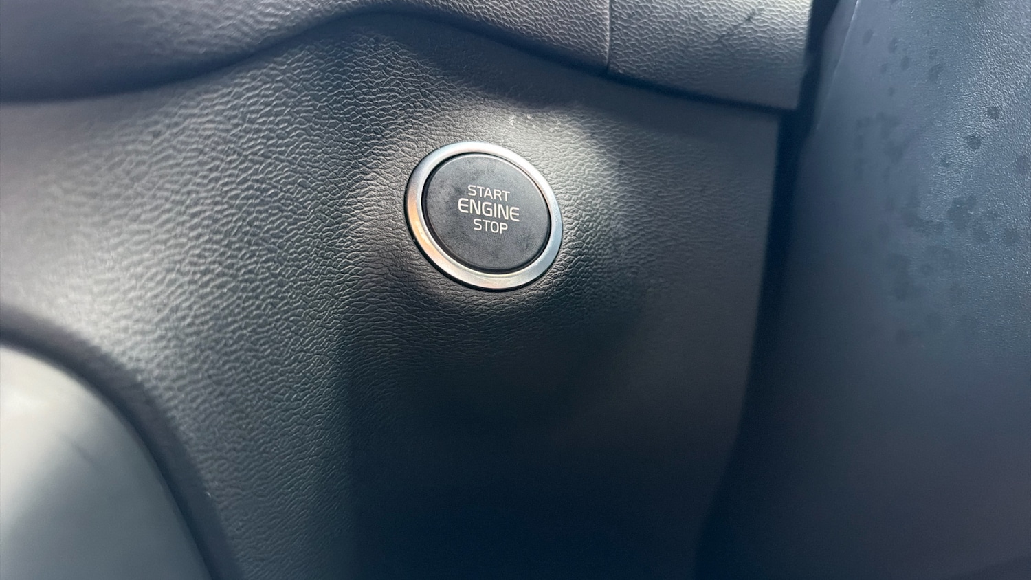 Used Volvo XC40 2023 for sale - 76653223: Photo 27