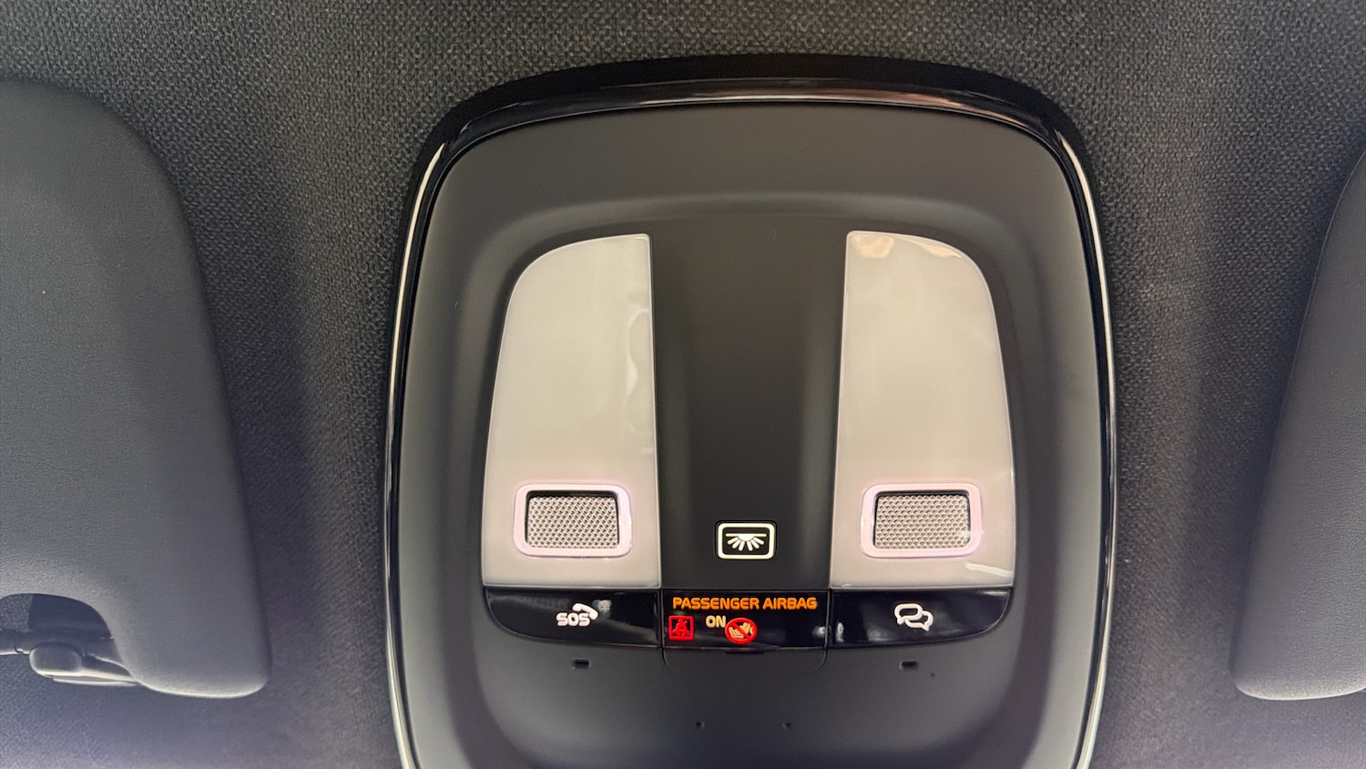 Used Volvo XC40 2023 for sale - 76653223: Photo 28