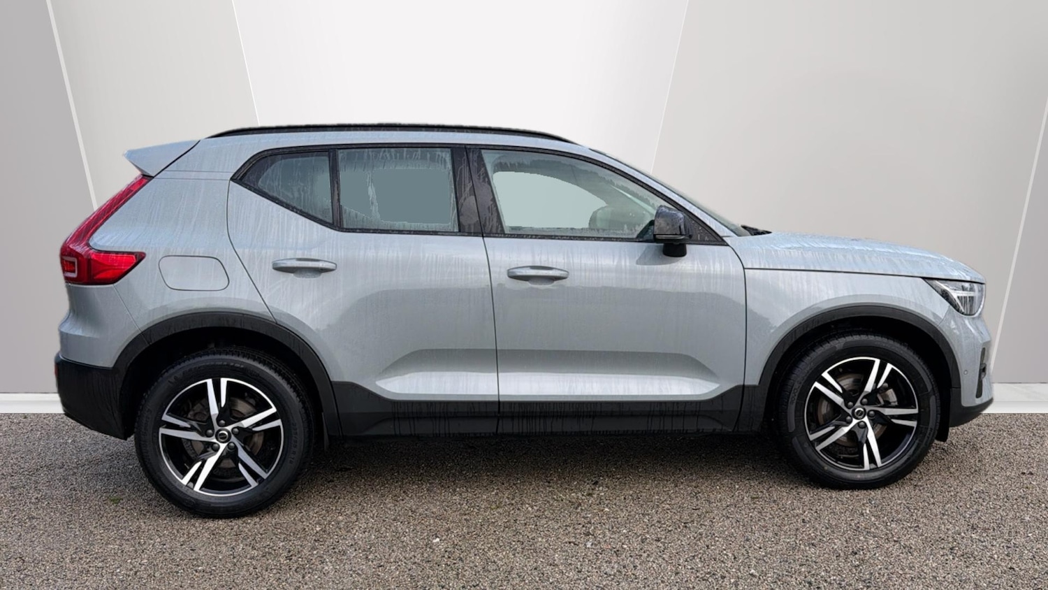 Used Volvo XC40 2023 for sale - 76653223: Photo 3