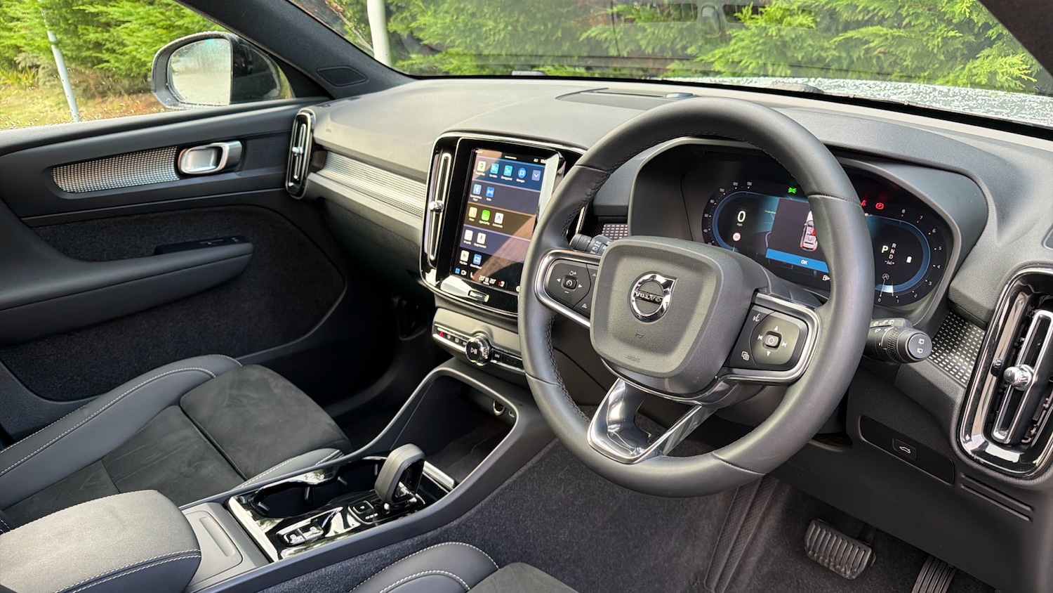 Used Volvo XC40 2023 for sale - 76653223: Photo 4