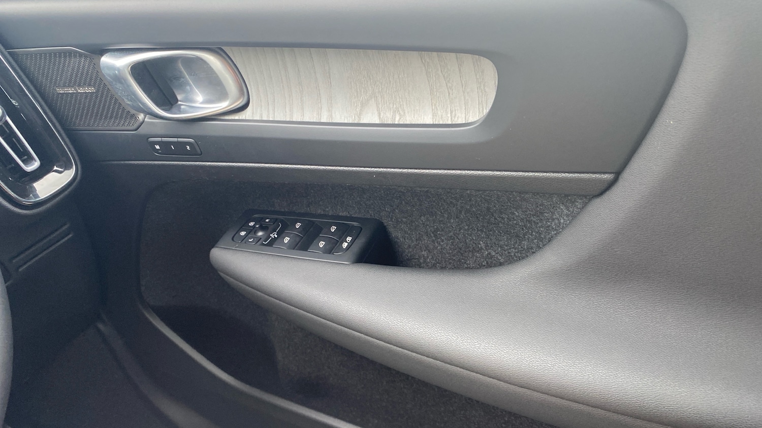 Used Volvo XC40 2024 for sale - 76653325: Photo 15