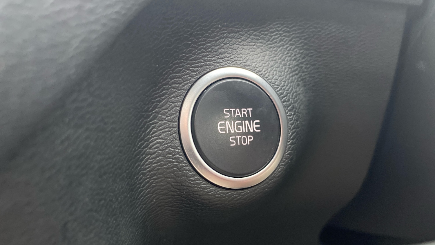 Used Volvo XC40 2024 for sale - 76653325: Photo 23