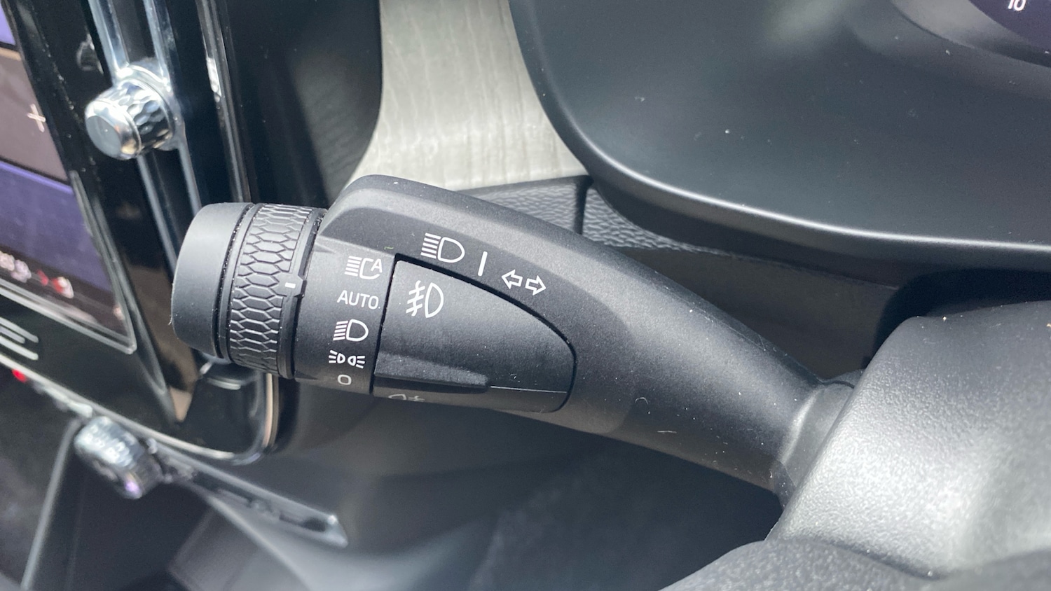 Used Volvo XC40 2024 for sale - 76653325: Photo 24