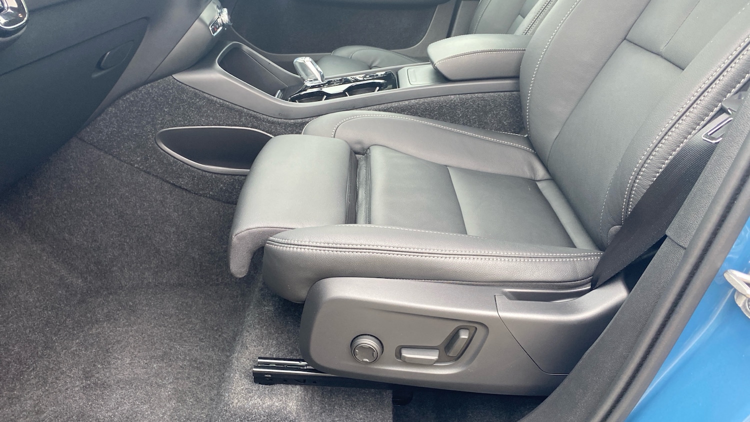 Used Volvo XC40 2024 for sale - 76653325: Photo 27