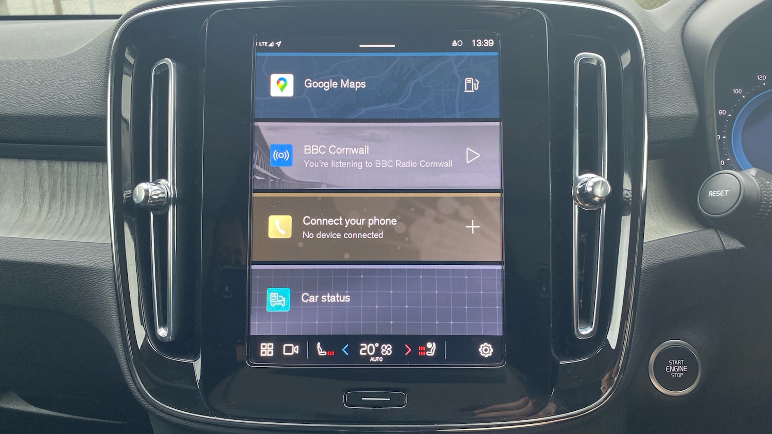 Used Volvo XC40 2024 for sale - 76653325: Photo 29