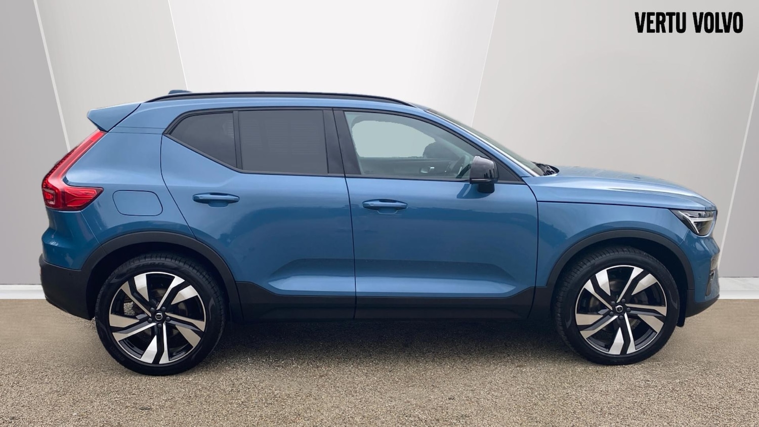Used Volvo XC40 2024 for sale - 76653325: Photo 3